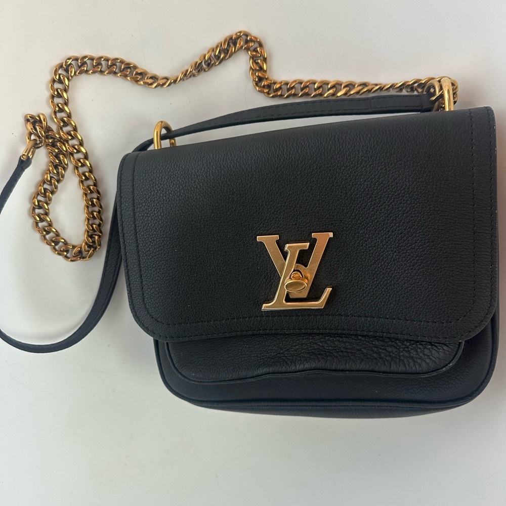 Louis Vuitton Lock Me Chain crossbody Black Leather